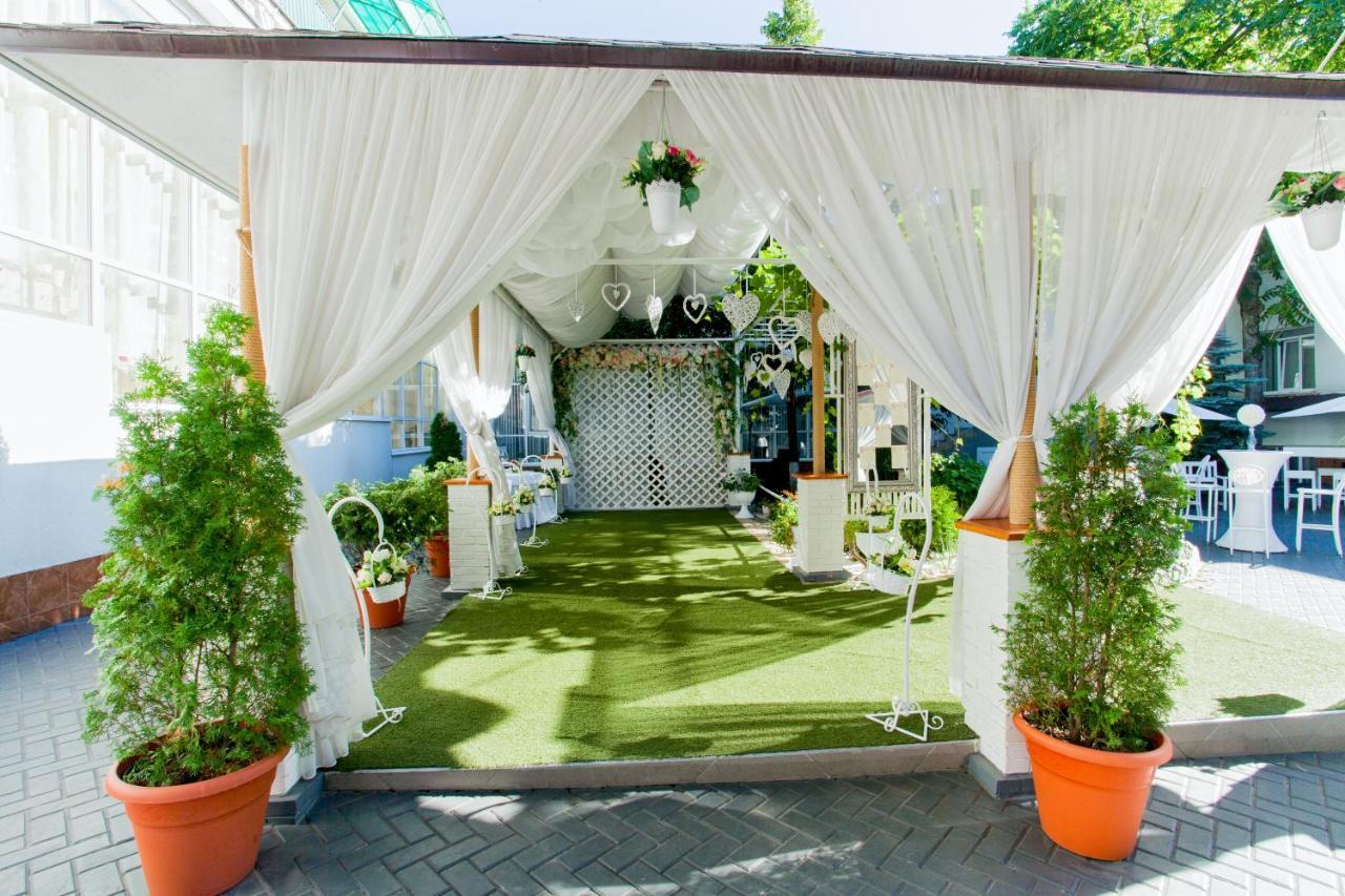 Institutul Muncii Hotel Chişinău Esterno foto