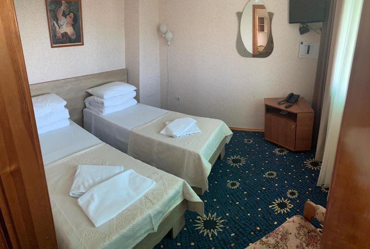 Institutul Muncii Hotel Chişinău Esterno foto