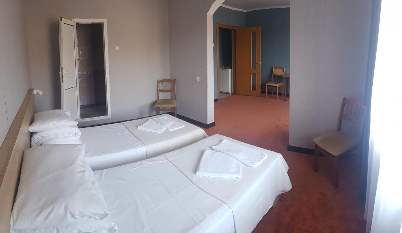 Institutul Muncii Hotel Chişinău Esterno foto